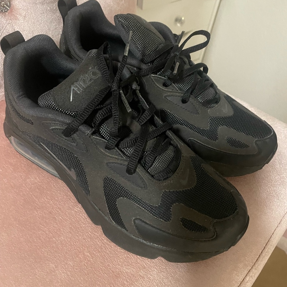 Nike Air Max 200 Black Athletic Sneakers